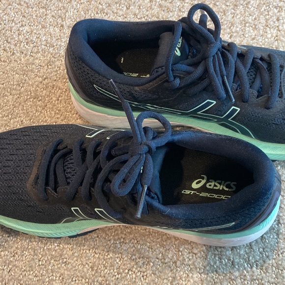 Asics GT-2000 - Picture 2 of 3